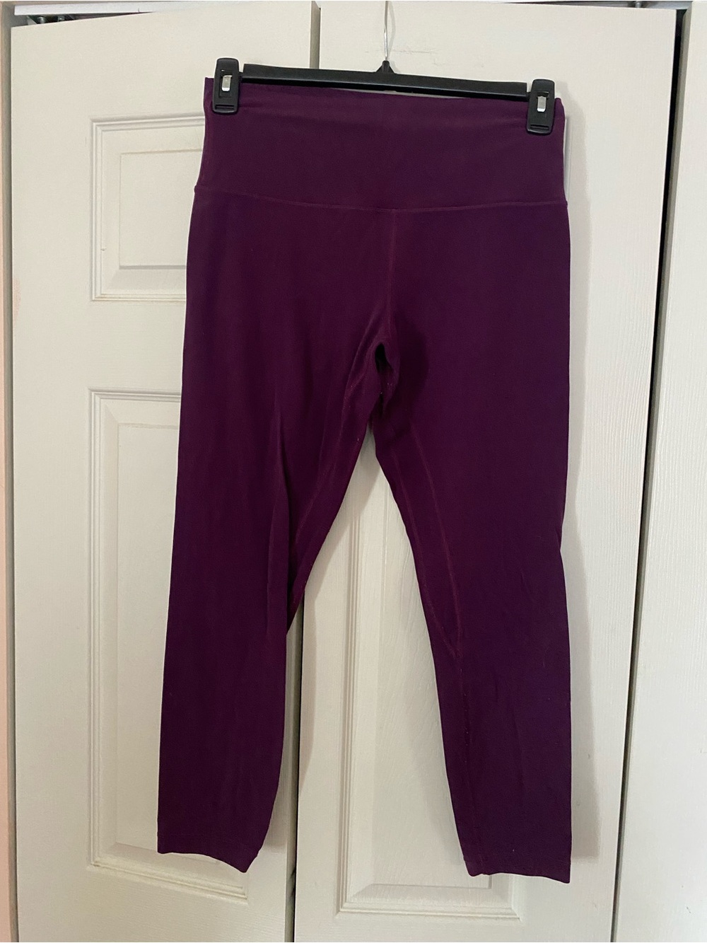 Lululemon eggplant colored leggins